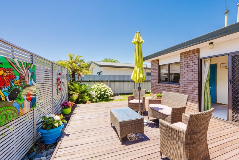 6/703 Charles ST, Raureka, Hastings - Carousel 1