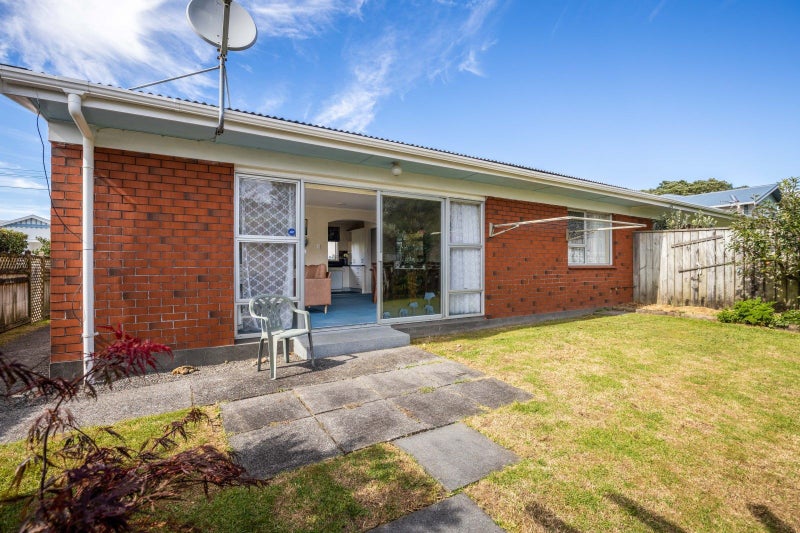1/22 Barrett Street, Westown, New Plymouth - Carousel 1