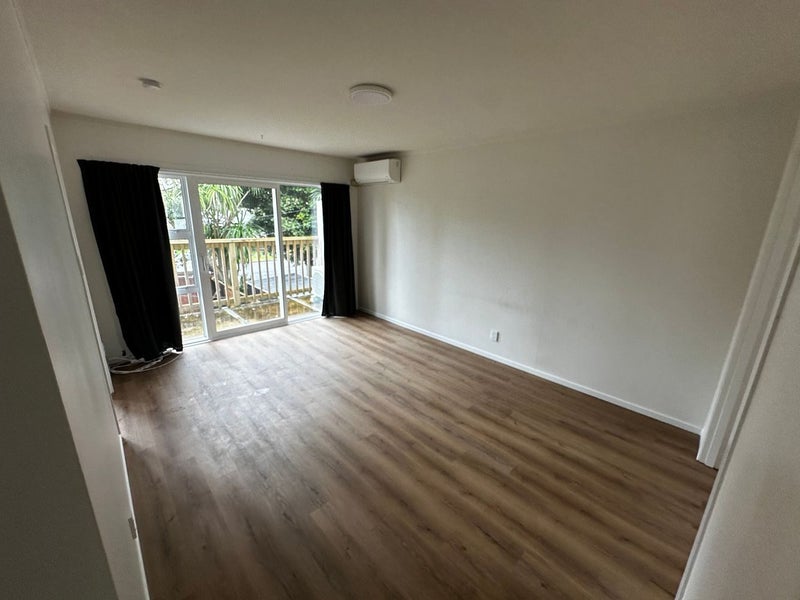 2/86 Canal Road, Avondale, Auckland - Carousel 1