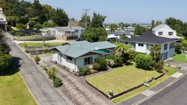 106 Regent Heights, Thames, Thames - Carousel 1