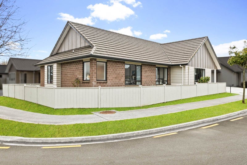 14 Kotuku Crescent, Takanini, Auckland - Carousel 2