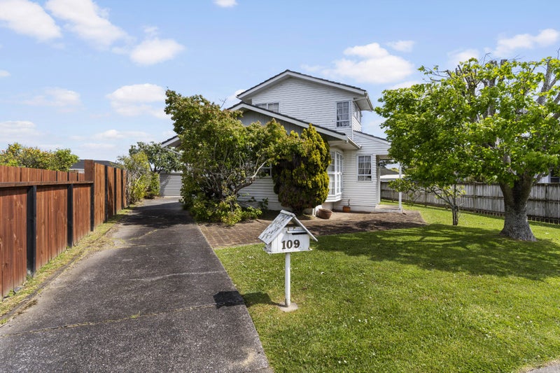 109 Edgewater Drive, Pakuranga, Auckland - Carousel 1