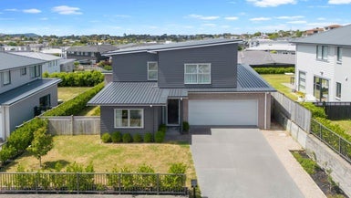 18 Taikura Avenue, Red Beach, Red Beach - Carousel 1