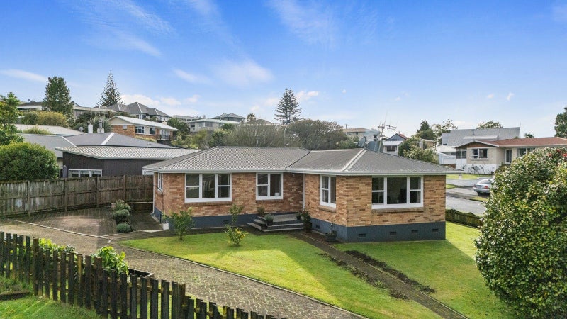 1 The Drive, Brookfield, Tauranga - Carousel 1