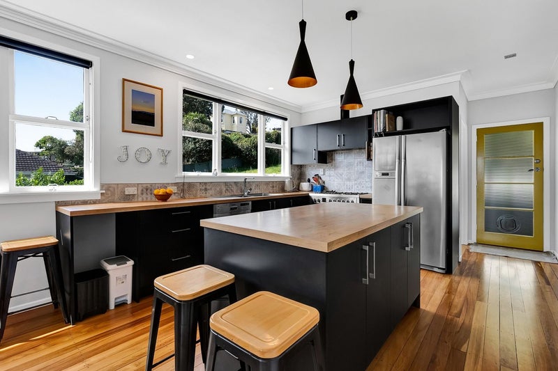 223 Powderham Street, New Plymouth, New Plymouth - Carousel 1