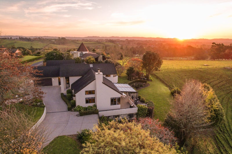 11 Stonebridge Road, TEMPLE VIEW, HAMILTON - Carousel 2