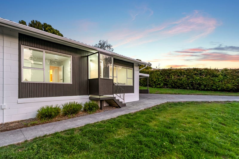 1/17 Emirau Place, Glenfield, Auckland - Carousel 2