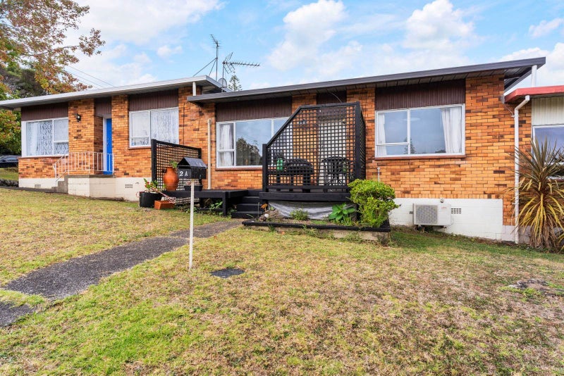 2/2 Halberg Street, Glenfield, Auckland - Carousel 1