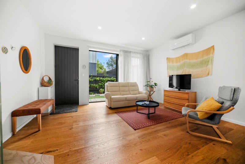 29/82 East Coast Road, Milford, Auckland - Carousel 1