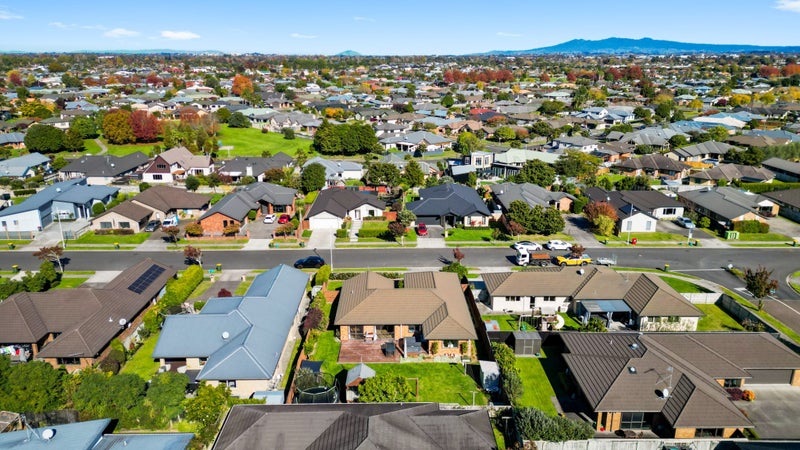 26 Aquila Crescent, Rototuna North, Hamilton - Carousel 28