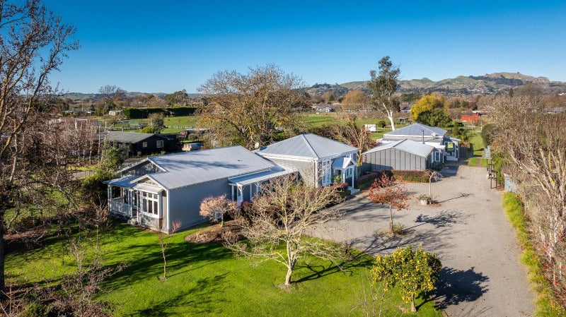 461 Saint Georges Road, Havelock North - Carousel 1