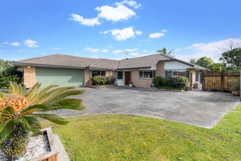 56 Tington Avenue, Wattle Downs, Auckland - Carousel 1