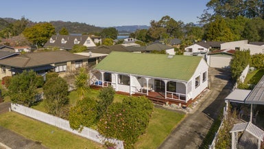 68 Catherine Crescent, Whitianga, Whitianga - Carousel 1
