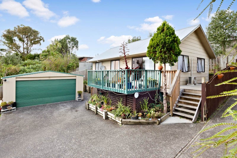 2/18 Evans Road, Glen Eden, Auckland - Carousel 1