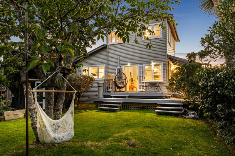 18 Raine Street, Karori, Wellington - Carousel 1