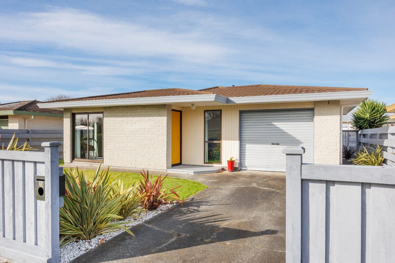 2B Droylsden Place, Palmerston North, Palmerston North - Carousel 1