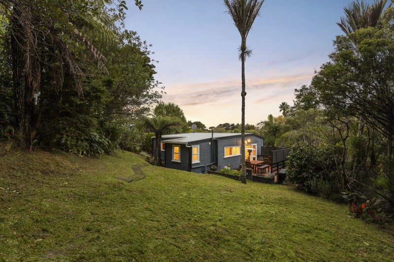 19 Laingholm Drive, Laingholm, Auckland - Carousel 21