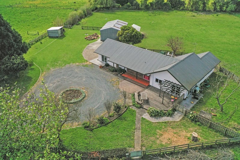 39 Pickering Road, Tamahere, Hamilton - Carousel 1