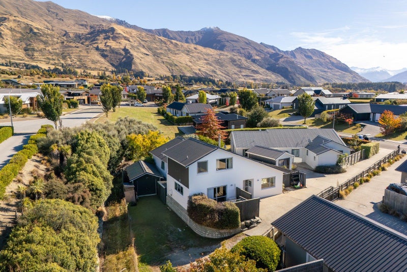 13A Niger Street, Wanaka - Carousel 1
