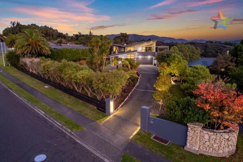 22 Mount Marua Way, Timberlea, Upper Hutt - Carousel 1