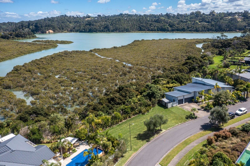 29 Schopolo Place, Schnapper Rock, Auckland - Carousel 2