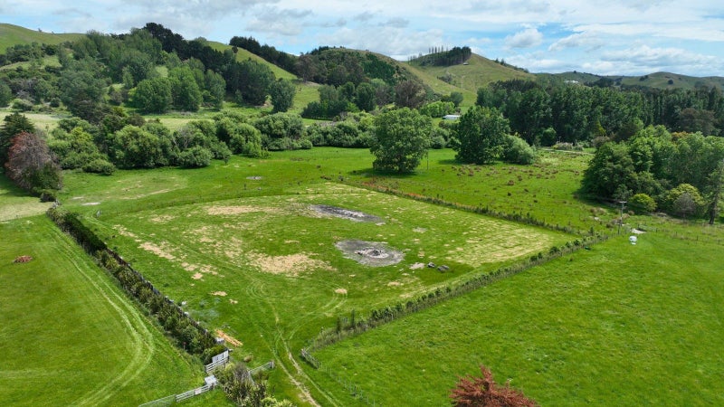 1745B Longbush Road, Longbush - Carousel 2