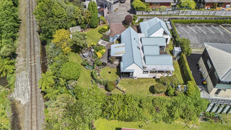 13A Mangorei Road, Strandon, New Plymouth - Carousel 30