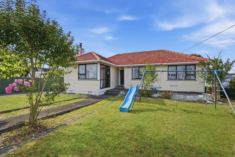 13 Ellen Street, Manurewa East, Auckland - Carousel 1