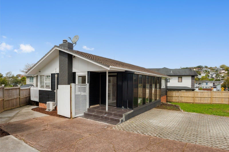 21 Compton Street, Hillcrest, Auckland - Carousel 1