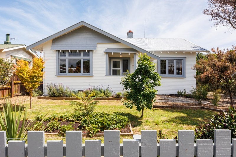 25 Argyle Avenue, Takaro, Palmerston North - Carousel 1