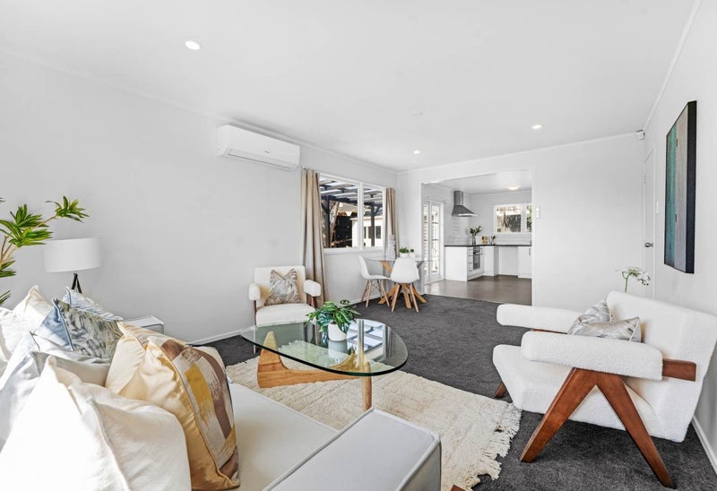 82 Kivell Close, Mangere East, Manukau City, Auckland - Carousel 1