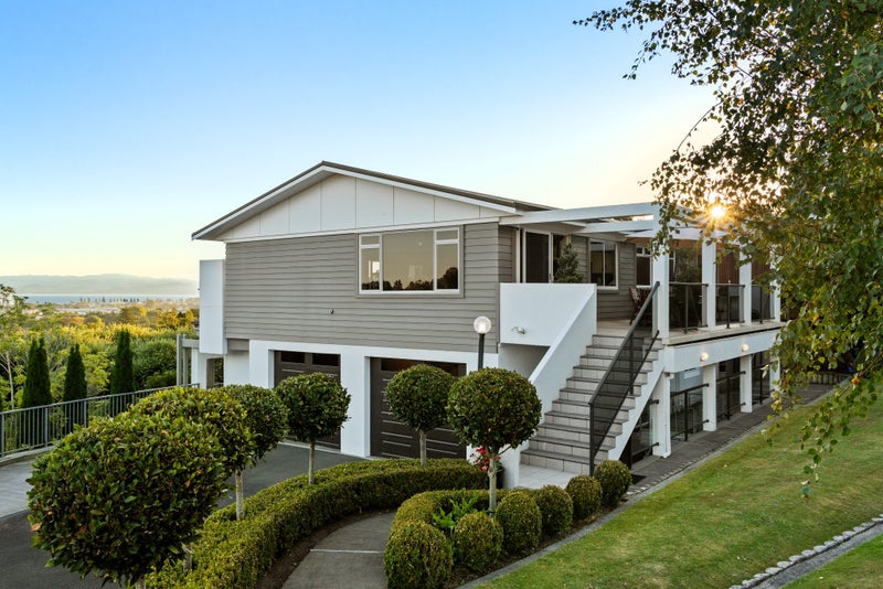 2 Hillary Heights, Whataupoko, Gisborne - Carousel 2