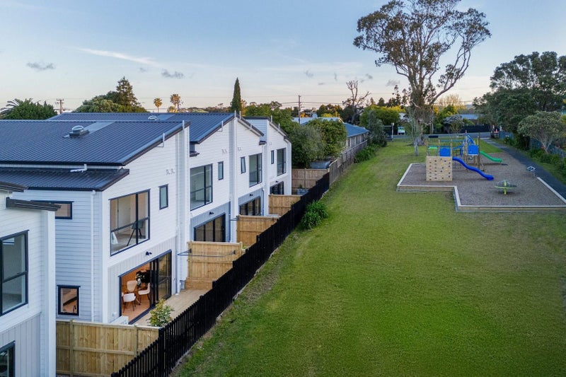 2/30A Tirimoana Road, Te Atatū South, Auckland - Carousel 2