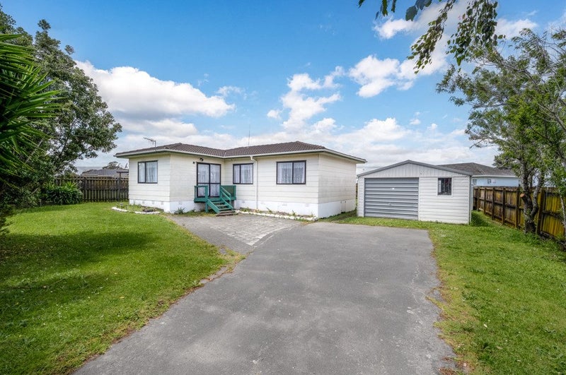 4 Dungarvon Place, Clendon Park, Auckland - Carousel 1