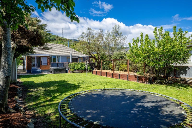 292 The Ridgeway, Stoke, Nelson - Carousel 2