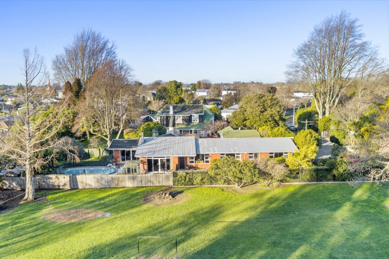 10 Whitney Street, Blenheim - Carousel 1