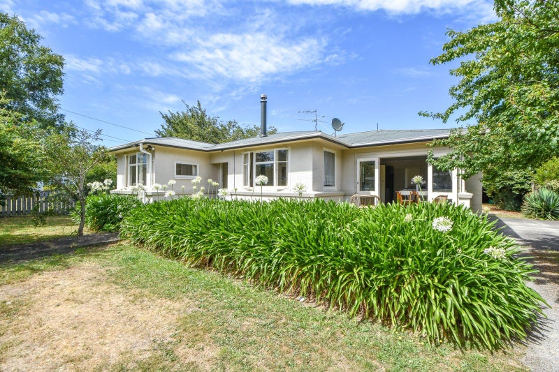 22 Moreton Road, Carterton - Carousel 1