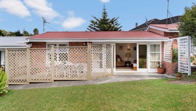 2/19 Montana Avenue, Murrays Bay, Auckland - Carousel 1