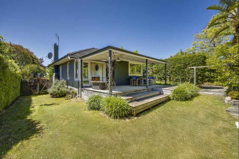 16 Tauroa Road, Havelock North, Havelock North - Carousel 1