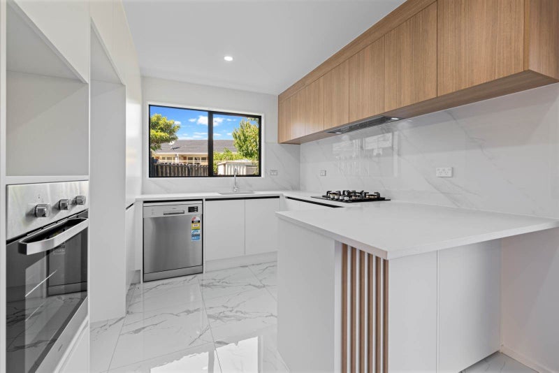 2/27 Buckingham Crescent, Papatoetoe, Auckland - Carousel 2