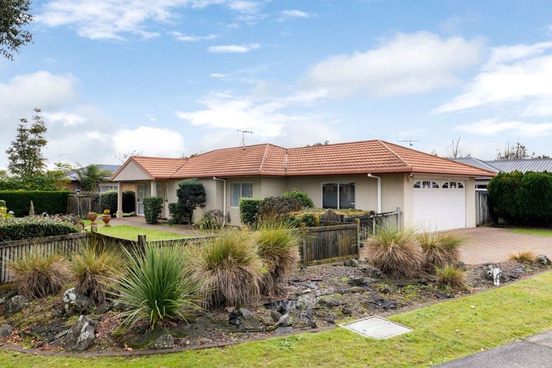 126 Collins Road, Melville, Hamilton - Carousel 1