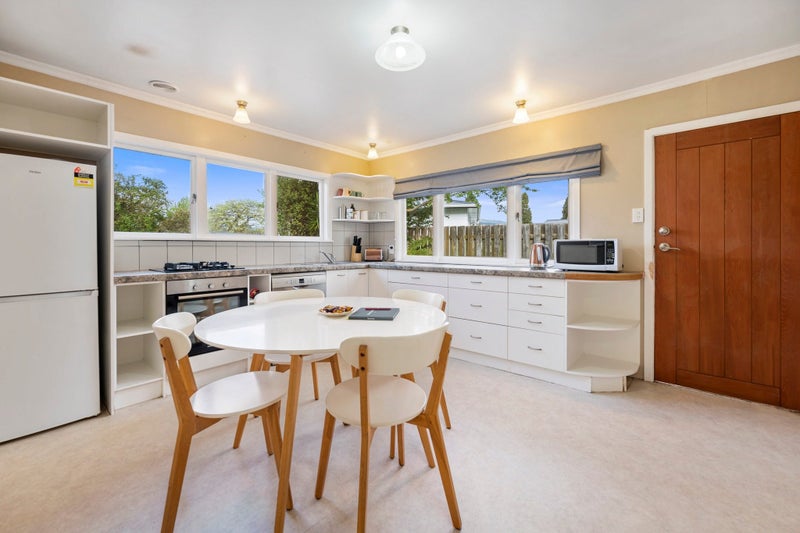 27 Robinson Avenue, Holdens Bay, Rotorua - Carousel 1