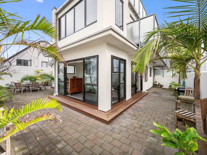 6 Adams Avenue, Mount Maunganui, Mount Maunganui - Carousel 1
