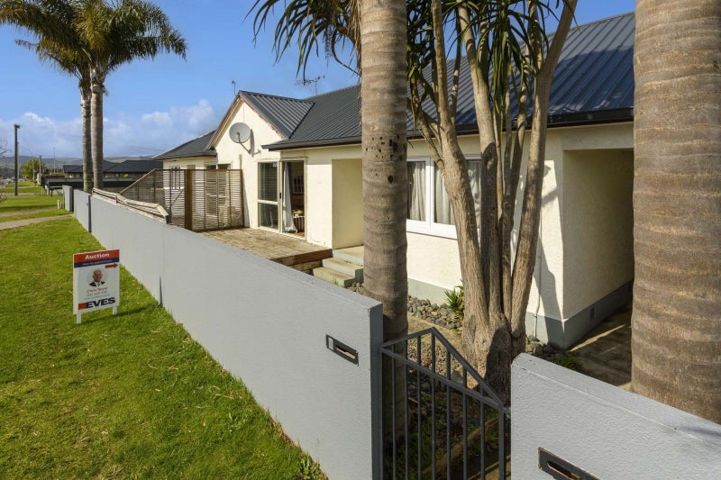 2/164 Fifteenth Avenue, Tauranga South, Tauranga - Carousel 1