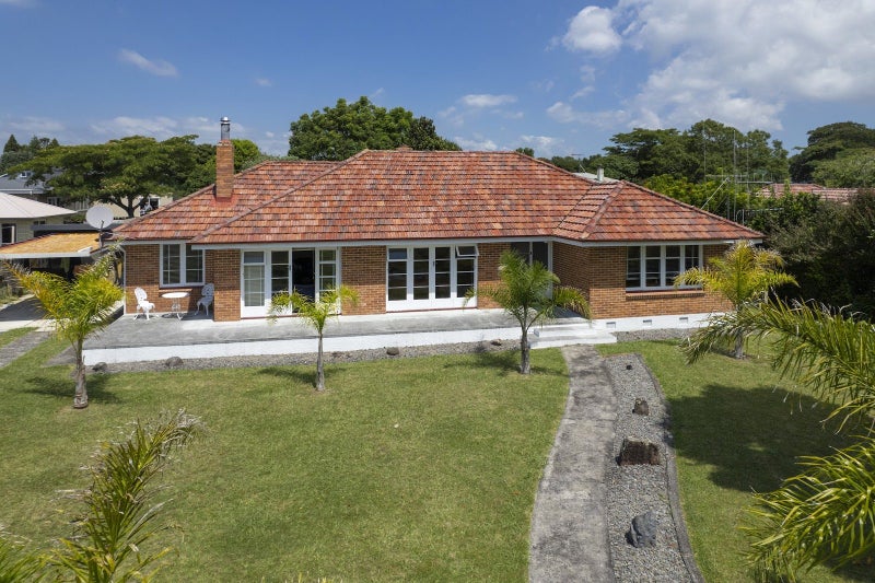 4 Princess Street, Te Puke - Carousel 1