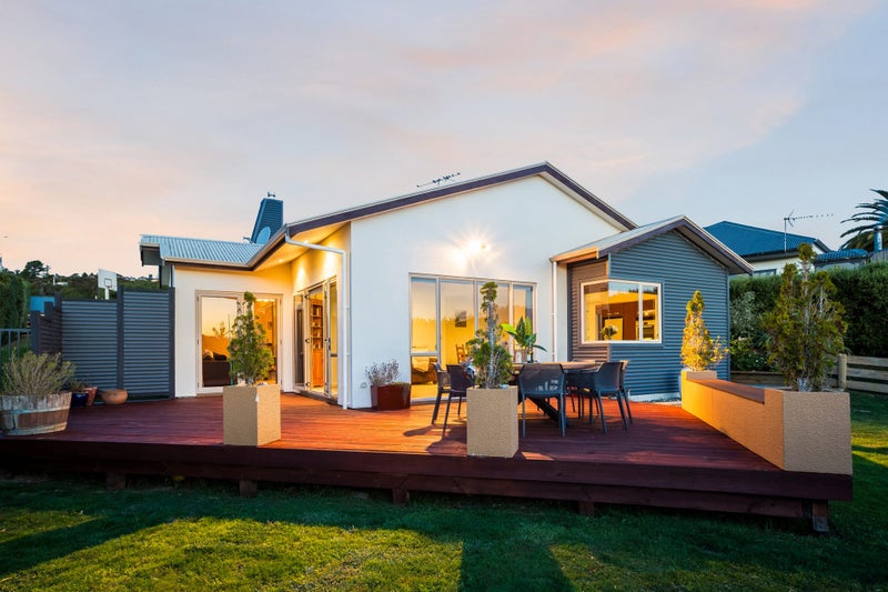 4 Marua Palm Grove, Timberlea, Upper Hutt - Carousel 1