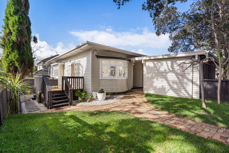 13A Irirangi Road, Greenlane, Auckland - Carousel 1