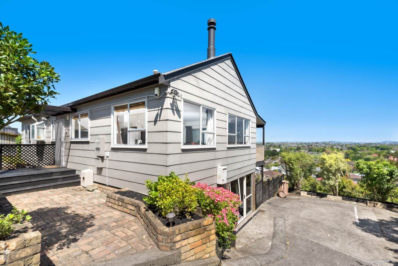 Property Valuation for 13 Acland Place, Botany Downs, Auckland Trade