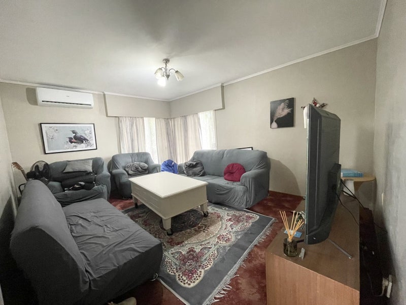 7 Normandy Place, Henderson, Auckland - Carousel 2