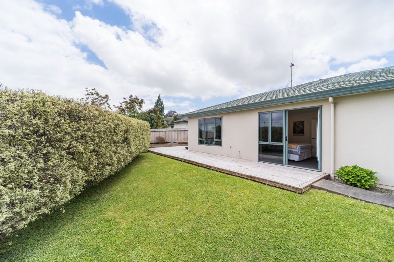5 Jordan Way, Kelvin Grove, Palmerston North - Carousel 2